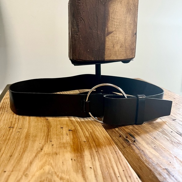 Gently Used Banana Republic Belt - Picture 11 of 12